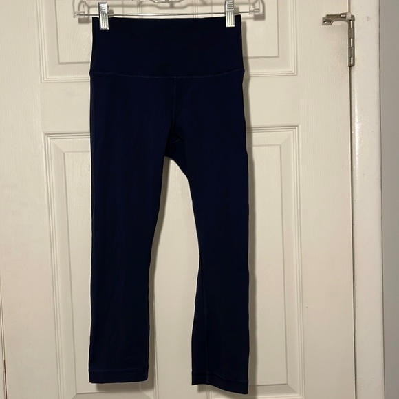 Lululemon navy blue, cropped leggings- size 4 - Picture 3 of 4